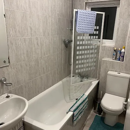 Lovely 1 Bedroom Flat In Quiet Wimbledon Londres Exterior foto