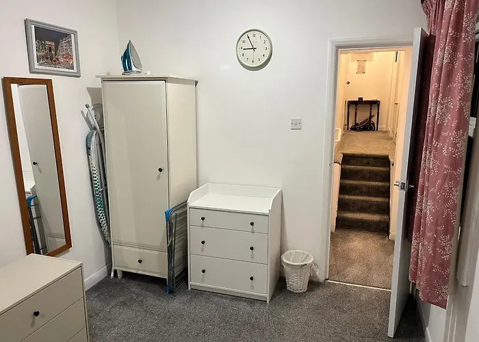 Lovely 1 Bedroom Flat In Quiet Wimbledon