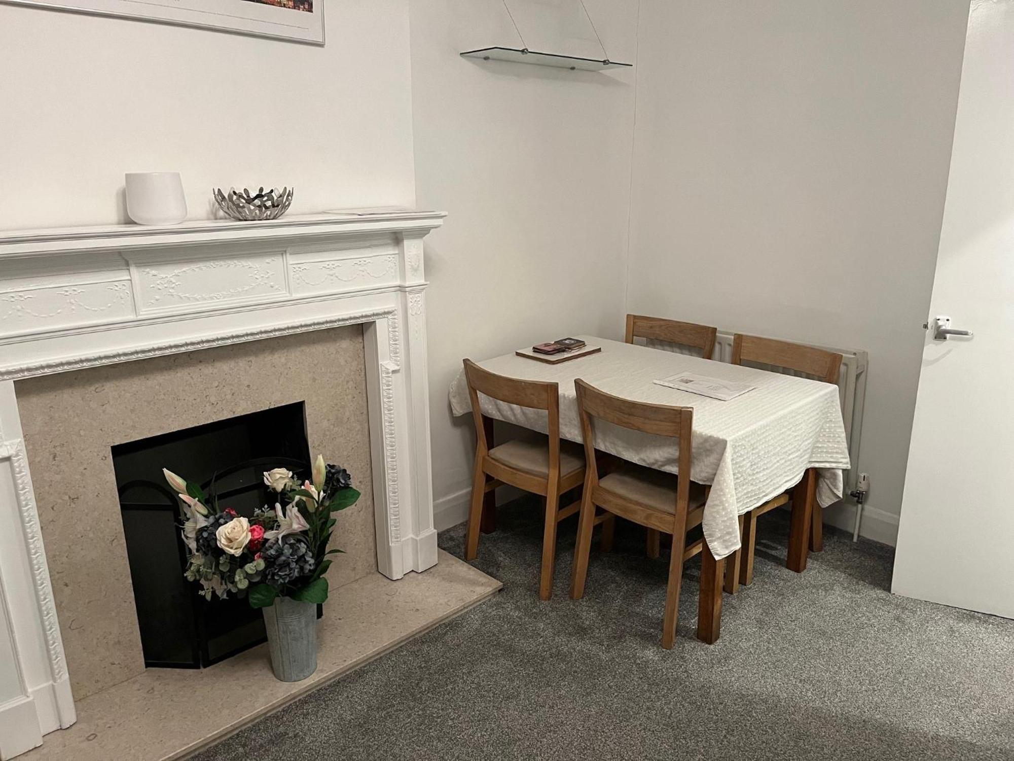 Lovely 1 Bedroom Flat In Quiet Wimbledon Londen